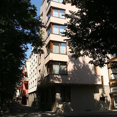 拉真丝凯公园酒店 波杰布拉迪 外观 照片